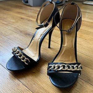 Open Toe Stiletto Heel w/ Chain Detail